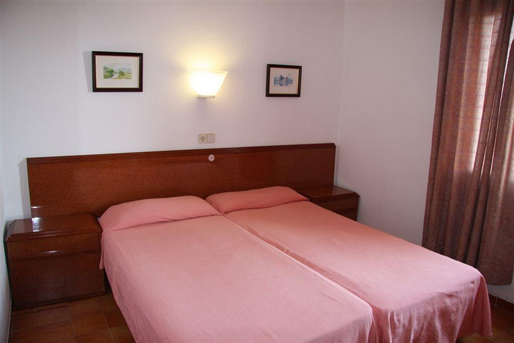 Marina Apartamentos Palmanova Exteriör bild