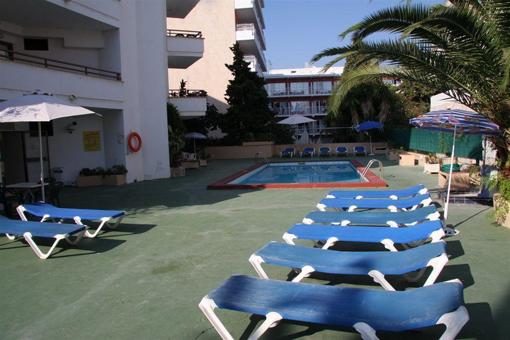 Marina Apartamentos Palmanova Exteriör bild