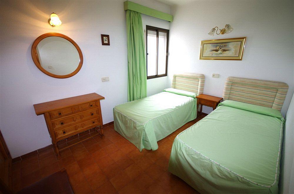 Marina Apartamentos Palmanova Exteriör bild