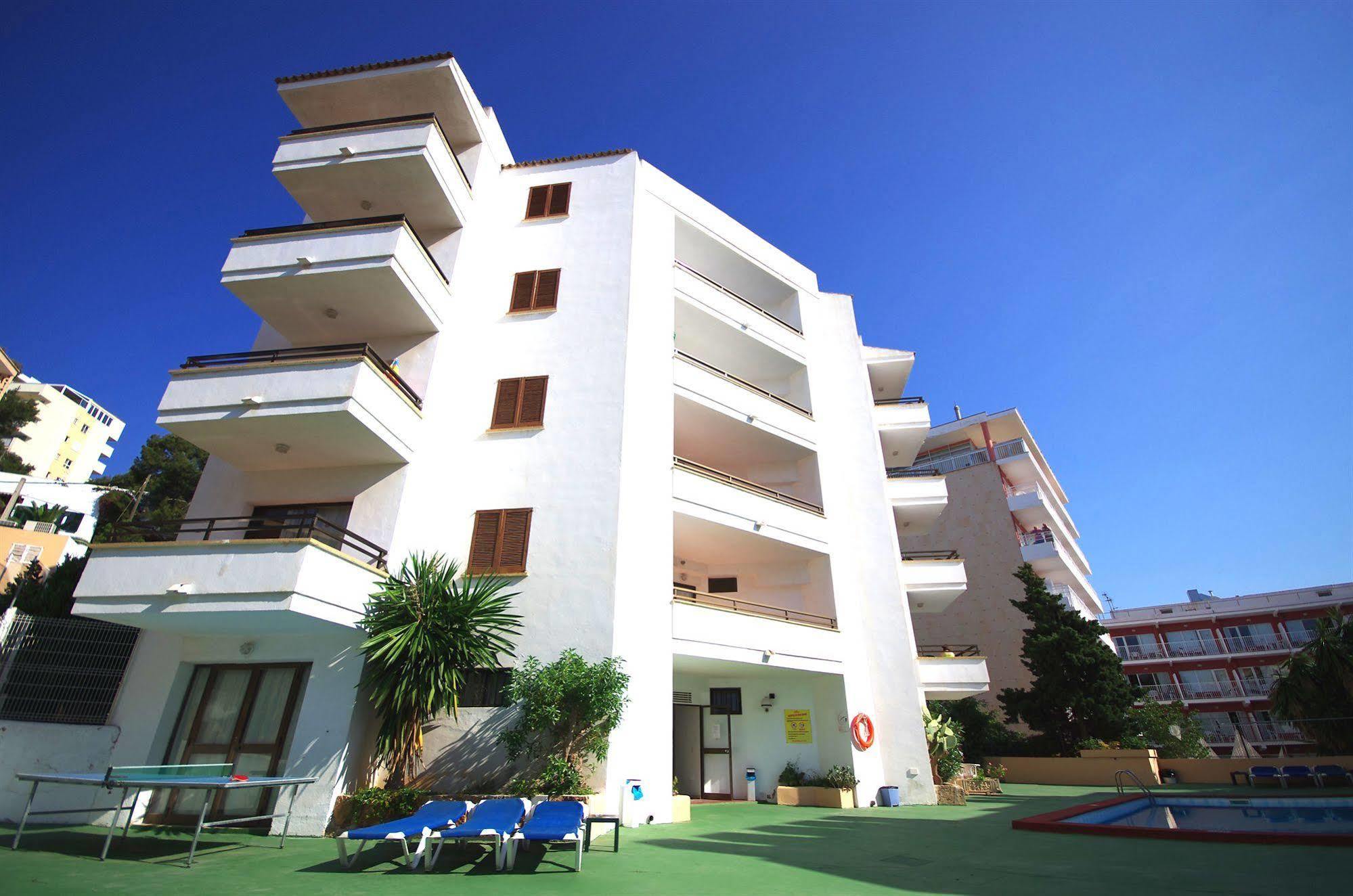 Marina Apartamentos Palmanova Exteriör bild