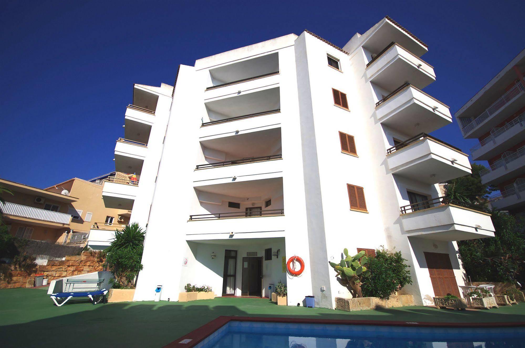 Marina Apartamentos Palmanova Exteriör bild