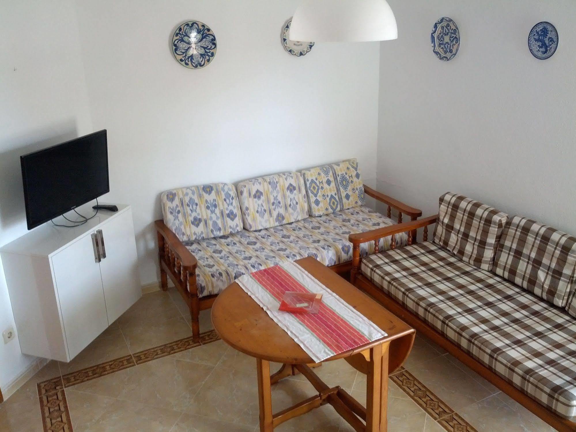 Marina Apartamentos Palmanova Exteriör bild
