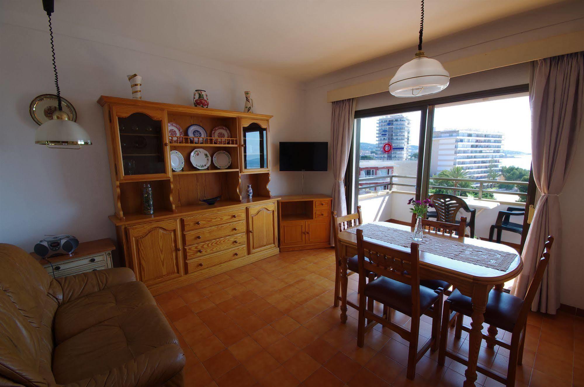 Marina Apartamentos Palmanova Exteriör bild