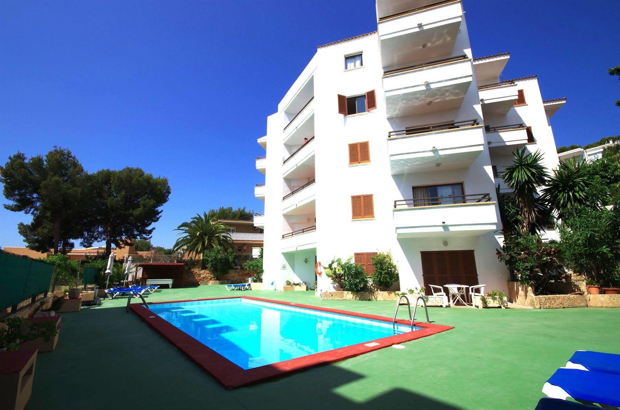 Marina Apartamentos Palmanova Exteriör bild