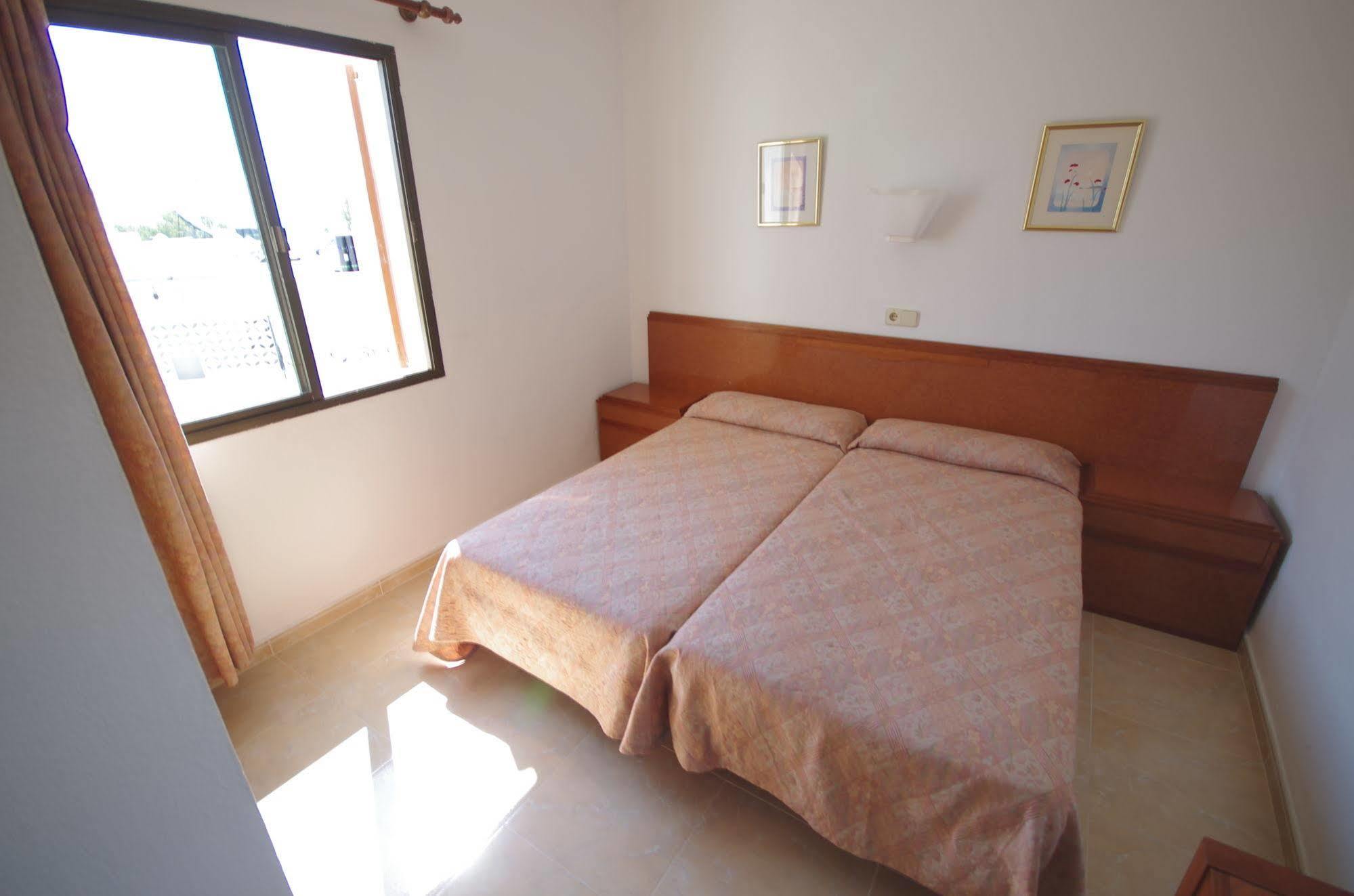 Marina Apartamentos Palmanova Exteriör bild