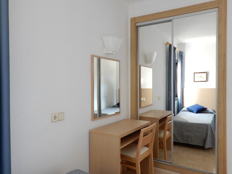 Marina Apartamentos Palmanova Exteriör bild