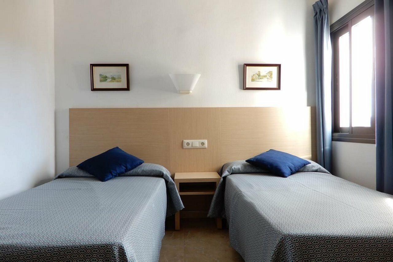 Marina Apartamentos Palmanova Exteriör bild