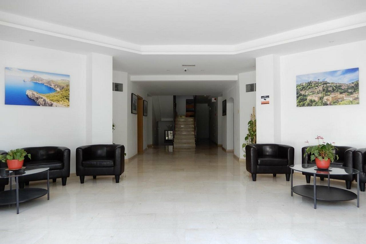 Marina Apartamentos Palmanova Exteriör bild